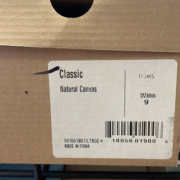 TOMS Women's Classic Canvas Loafer Flat - Picture 4 of 4